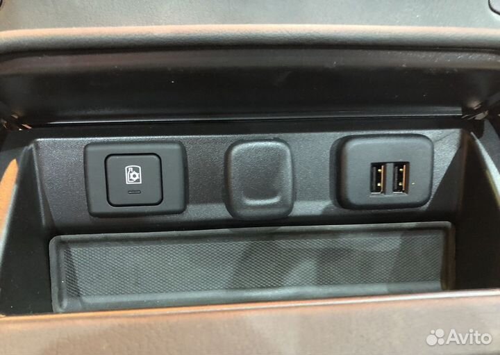 Подстаканник в сборе / Центральная консоль GM 2348