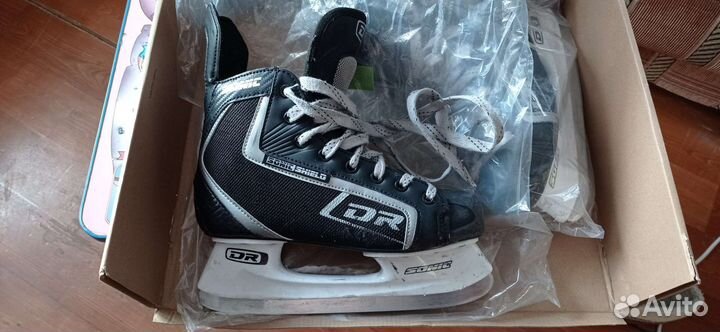Коньки хоккейные