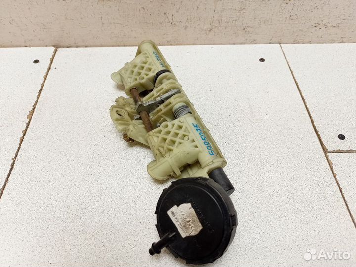 Механизм складывания подголовника