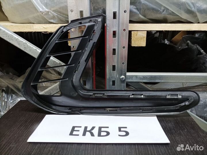 Накладка противотуманной фары левая Elantra 2016-2