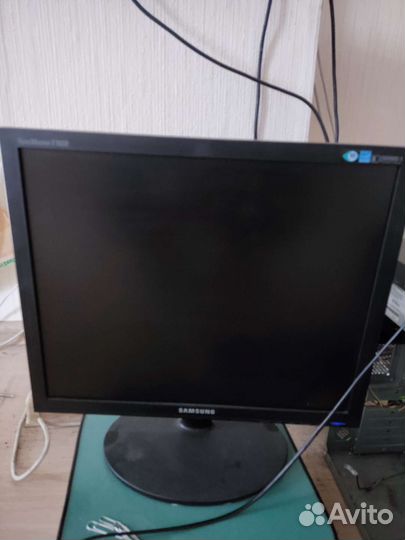 Монитор Samsung