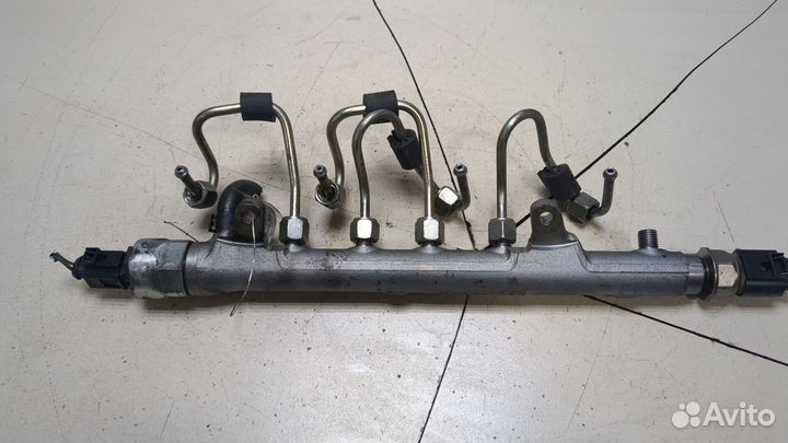 Рампа топливная Volkswagen Golf 6, 2010