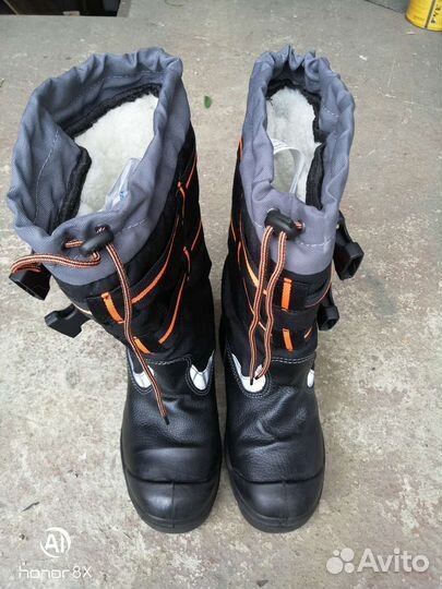 Продам рабочию обувь