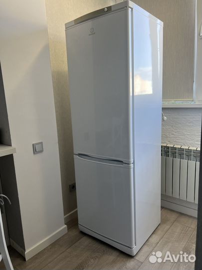 Холодильник İndesit SB 185