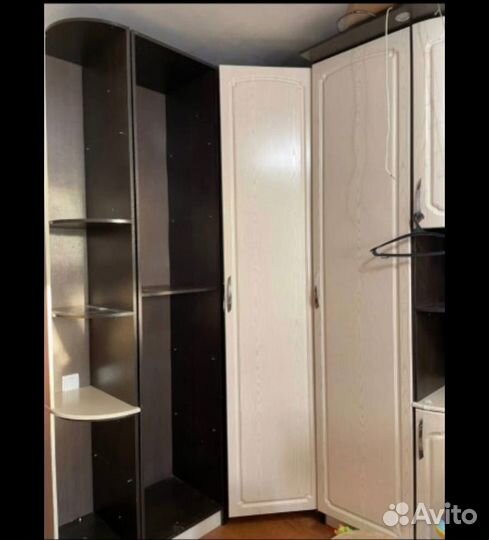 Угловой шкаф