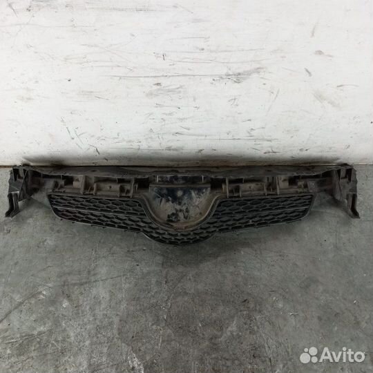 Решетка радиатора Toyota Auris E15 2006-2012