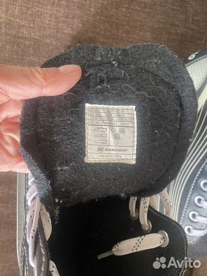 Коньки хоккейные