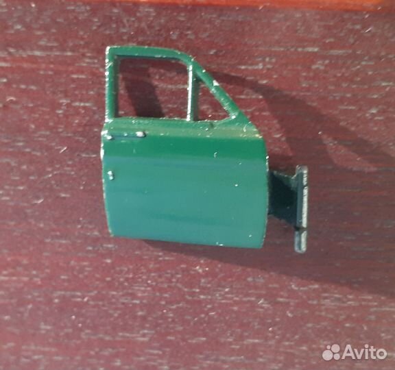 Дверь передняя правая газ 2401(бутылка)