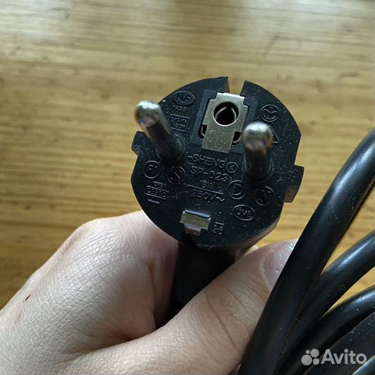 Кабель питания для компьютера
