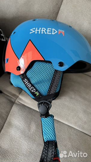 Шлем горнолыжный