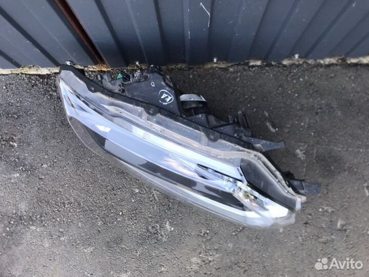 Фара галогеновая передняя правая Nissan X-Trail