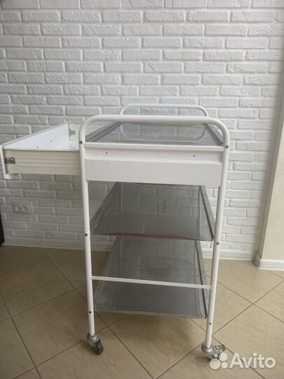 Тележка для мастера косметолога, массажиста и тд