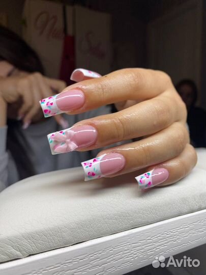 Мастер маникюра, покрытие, наращивание ногтей