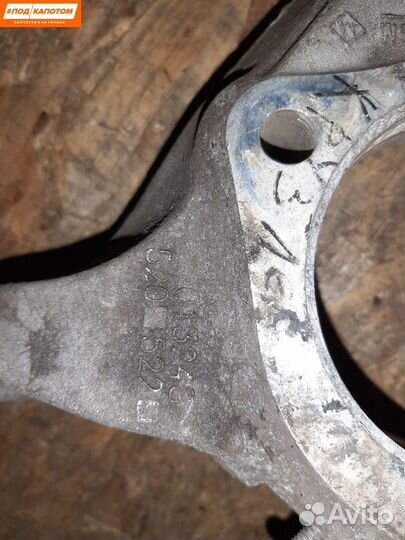 Кулак передний левый Chevrolet Cruze рест