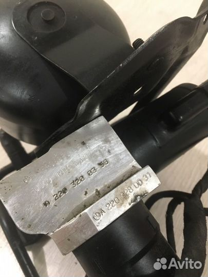 Блок клапанов гидроподвески Mercedes Benz S500L