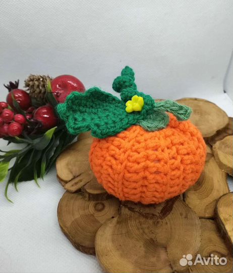 Тыква вязаная для декора