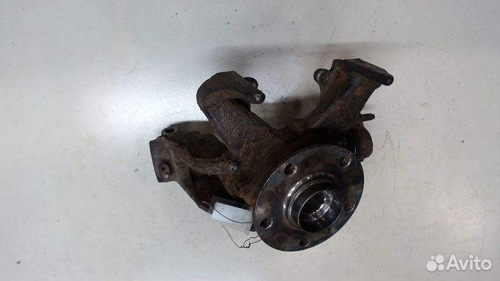 Ступица (кулак, цапфа) правая передняя Volkswagen Golf 6