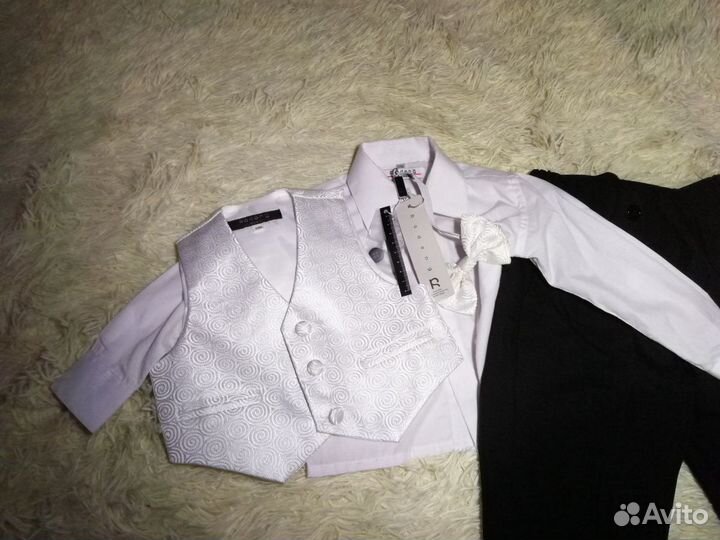 Детский костюм (на годик)