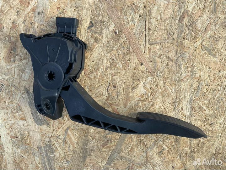 Педаль газа Chevrolet Orlando 2012 13253791