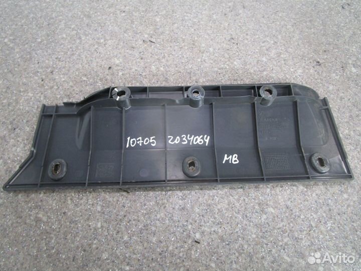 Накладка Mercedes-Benz A70022