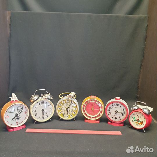 Будильник янтарь СССР