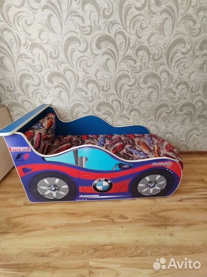 Детская кроватка машинка