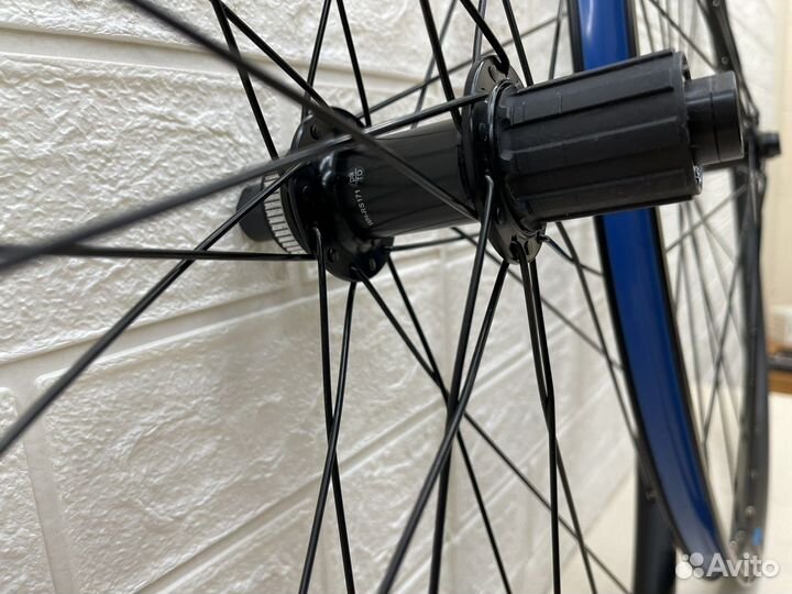 Новый комплект колес shimano rs171