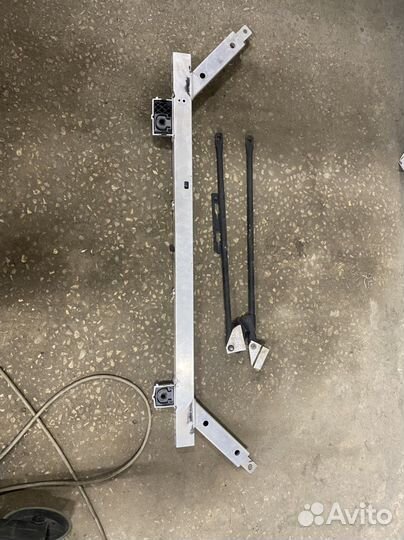 Усилитель бампера передний Volvo Xc90