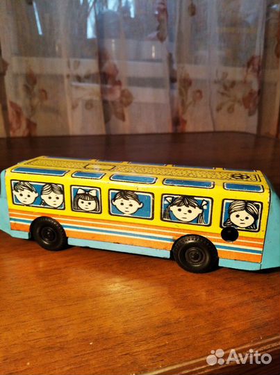 Игрушки СССР. Весёлый автобус