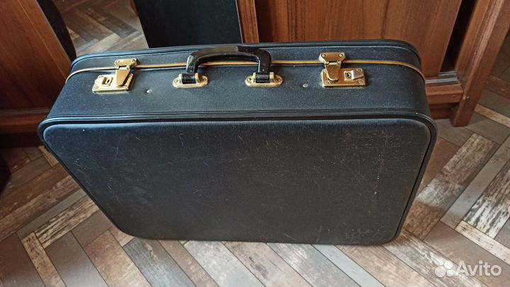 Продается раритетный чемодан