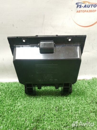 Бардачок Hyundai Santa-Fe 2 SUV 2.2 дизель D4HB