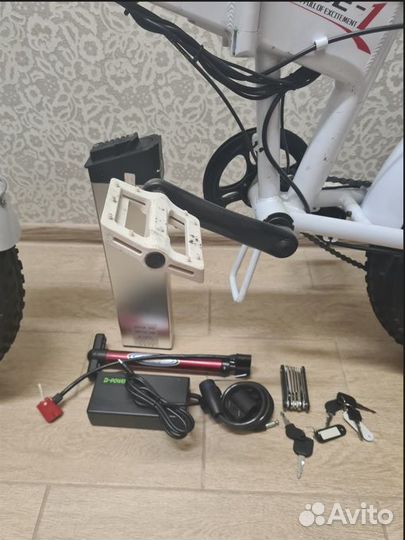 Велосипед белый (фэт байк)