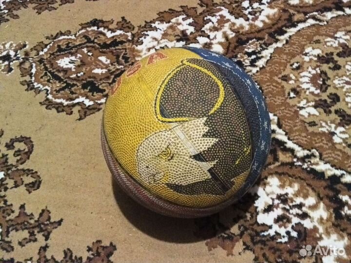 Баскетбольный мяч