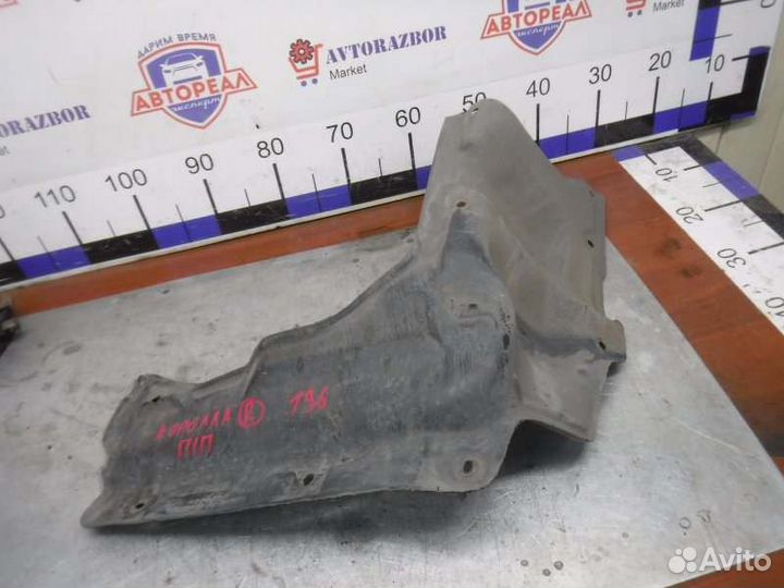 Пыльник двигателя передний правый Toyota Corolla