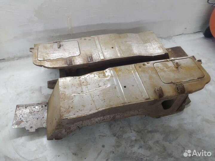 Правое перед крыло,кожух заднего колеса на УАЗ 469