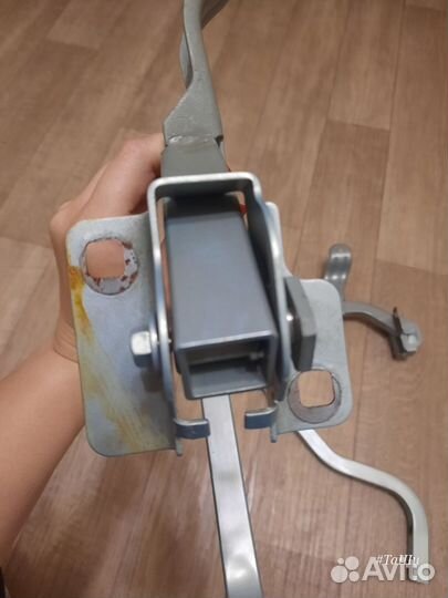 Петли крышка багажника renault logan