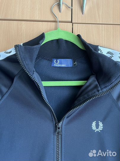 Fred perry олимпийка с лампасами