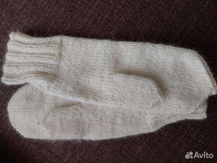 Варежки вязаные женские