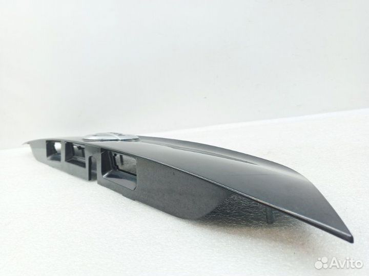 Накладка крышки багажника задняя Nissan Qashqai