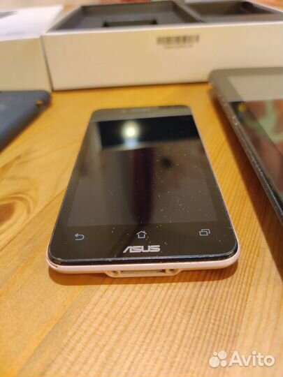 ASUS PadFone mini 4.3 + докстанция, 16 ГБ