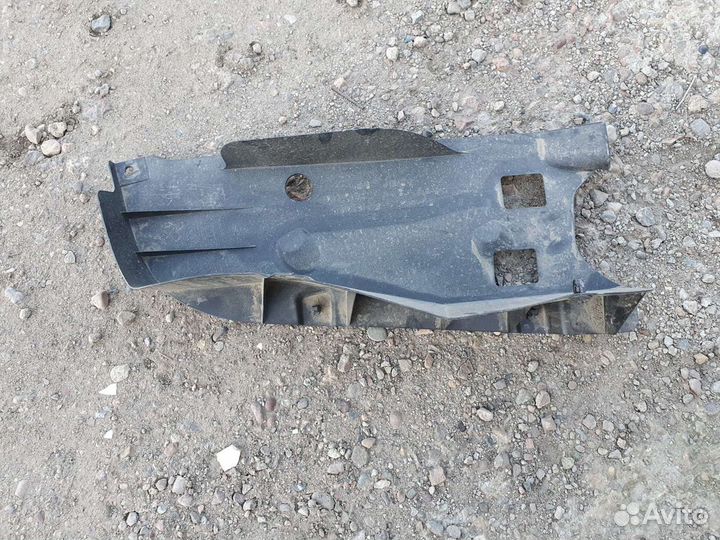 Защита заднего бампера правая Land Cruiser 200