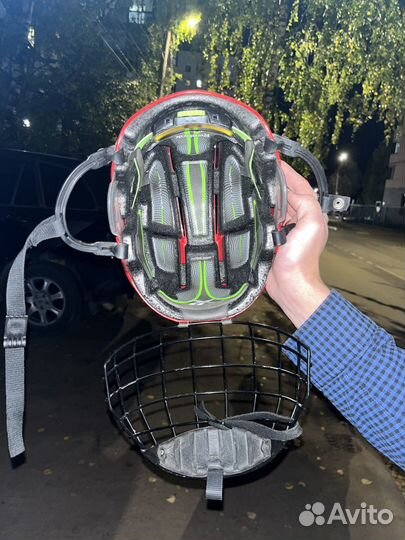 Шлем хоккейный