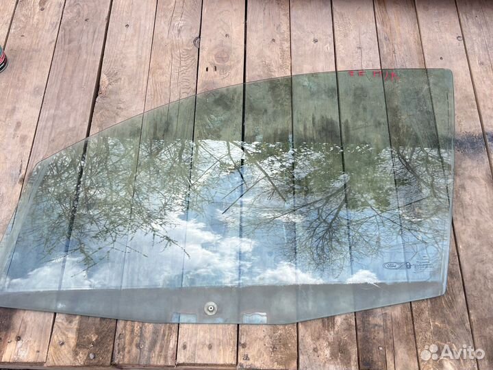 Стекло передней двери левой/правой Ford Fusion 1.4