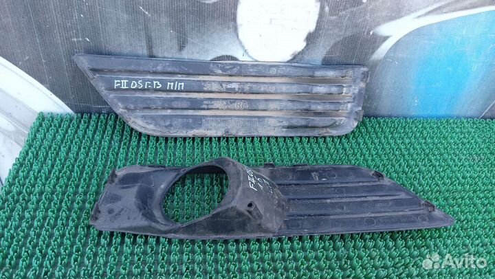 Вставка заглушка в передний бампер Форд фокус2