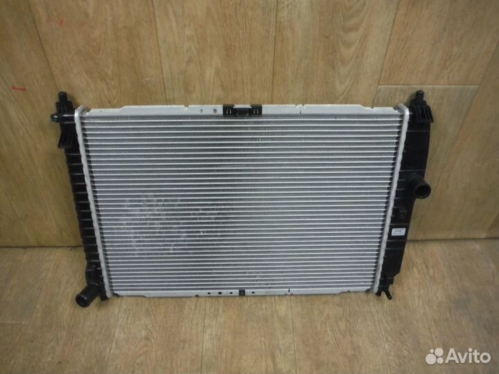 Радиатор охлаждения Chevrolet Aveo T200 Aveo T250