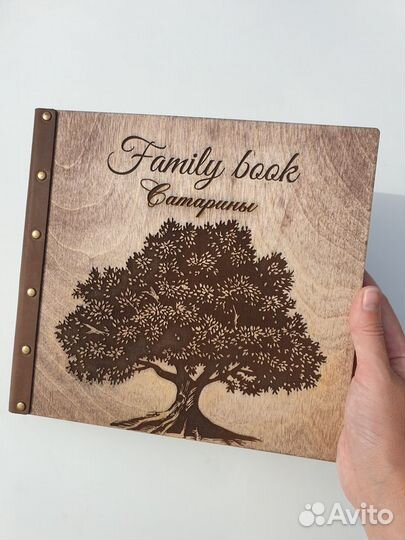 Семейный фотоальбом из дерева