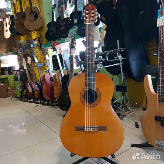 Классическая гитара Yamaha c 40
