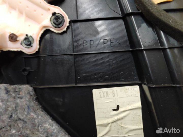 Обшивка двери передняя правая Lexus Is250 XE20