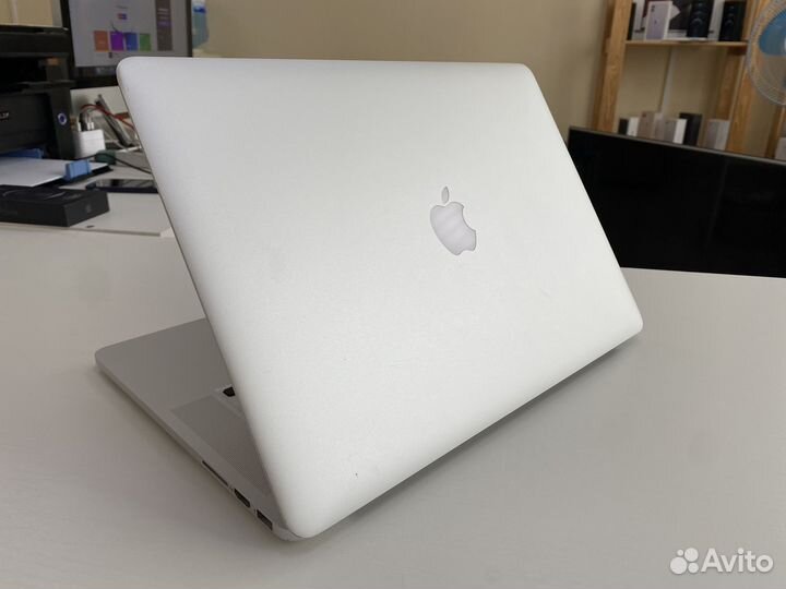 MacBook Pro 15 2015 i7/2,5GHz/16/512/R9 m370x