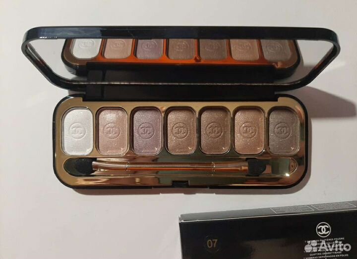 Тени для век chanel